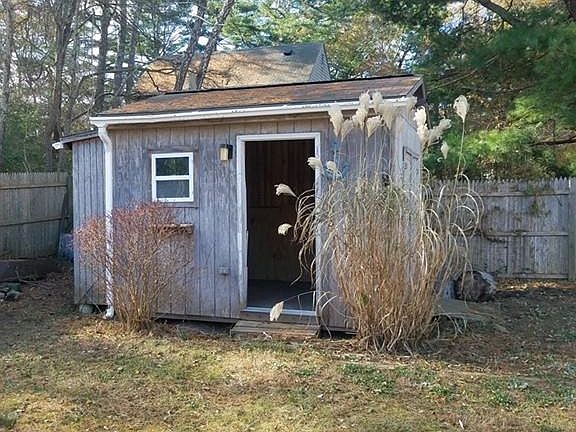 4th image of 170 Lake Dr