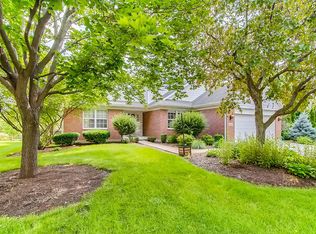 557 Waterford Dr, Oswego, IL 60543