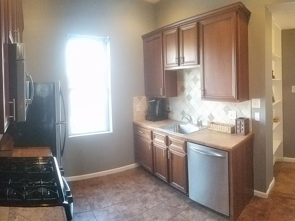 4th image of 2620 Indiana Ave #A