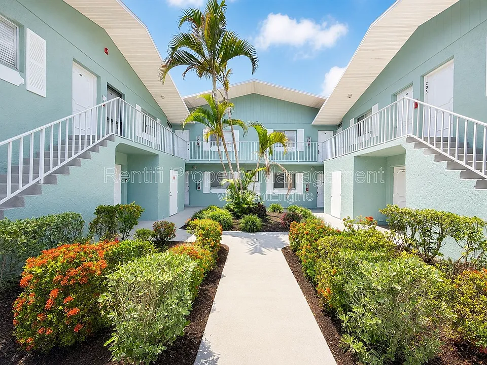 8093 Country Rd #204