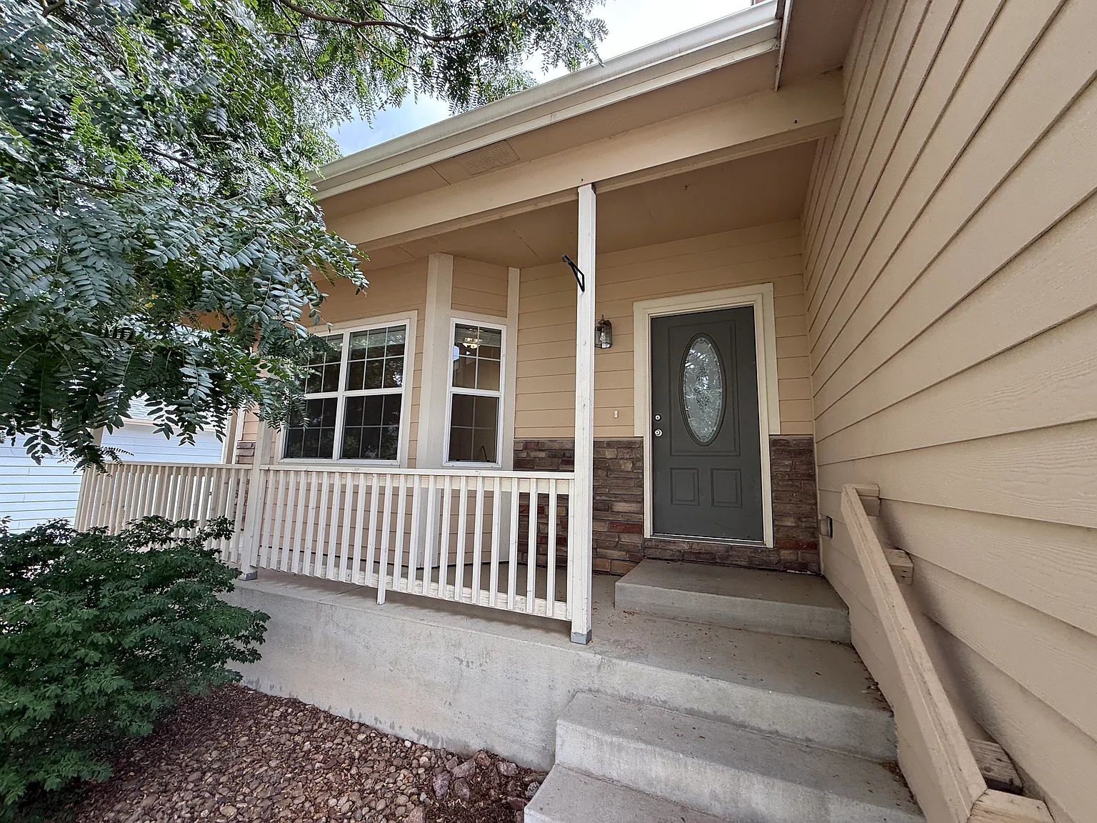 4 bed, 2756 sqft, $3,195 — Photo 3