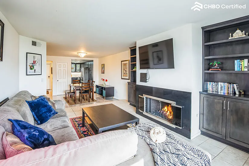 Furnished Hollywood Hills Condo — Photo 3
