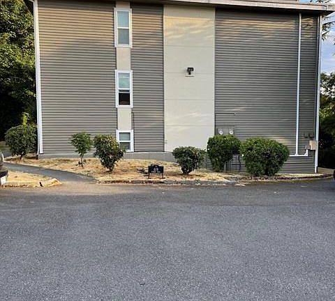 3rd image of 619 9th Ave S APT 201