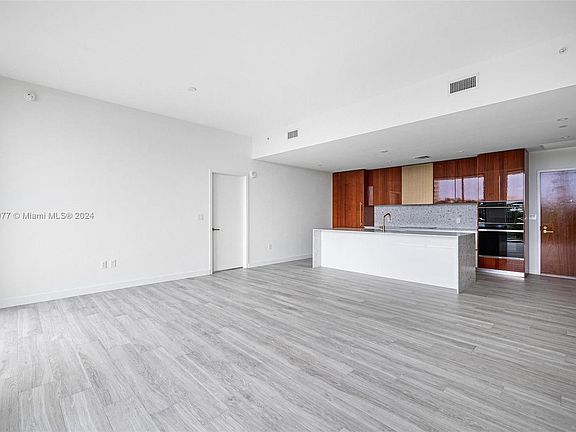 3rd image of 2678 Tigertail Ave #404B