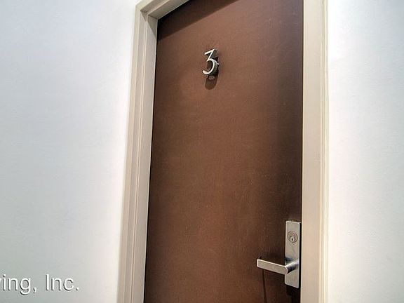 4th image of 3219 Mission St APT 03