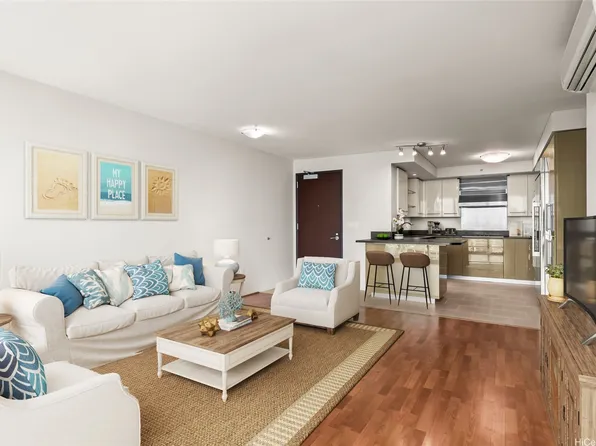 1200 Queen Emma St APT 3703, Honolulu, HI 96813