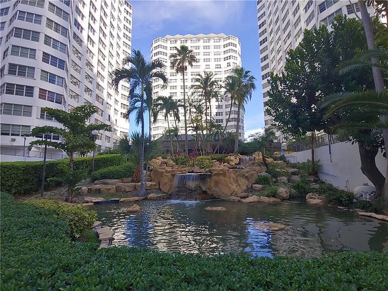 1st image of 905 Brickell Bay Dr APT 1924