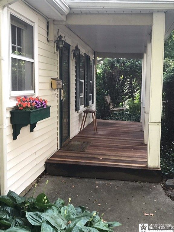 76 Center St, Fredonia, NY 14063 Zillow