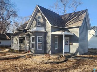 315 W 5th St, Canton, SD 57013