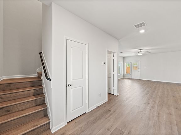 5th image of 908 Camelia Grove Ct