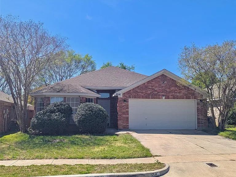 8541 Western Meadows Dr — Photo 2