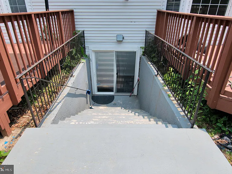 15704 Beau Ridge Dr — Photo 47