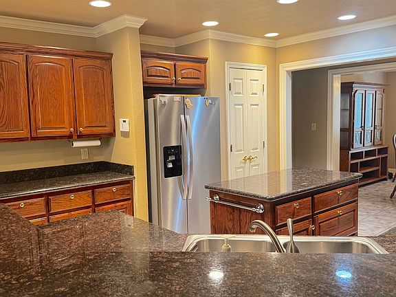 5th image of 10520 Sherwood Dr