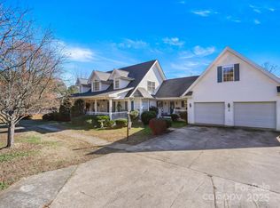 510 Floyd Blackwell Rd, Tryon, NC 28782