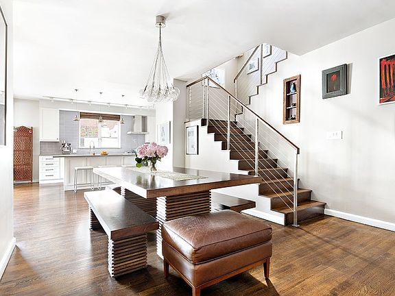 3rd image of 125 E 12th St Unit Phc