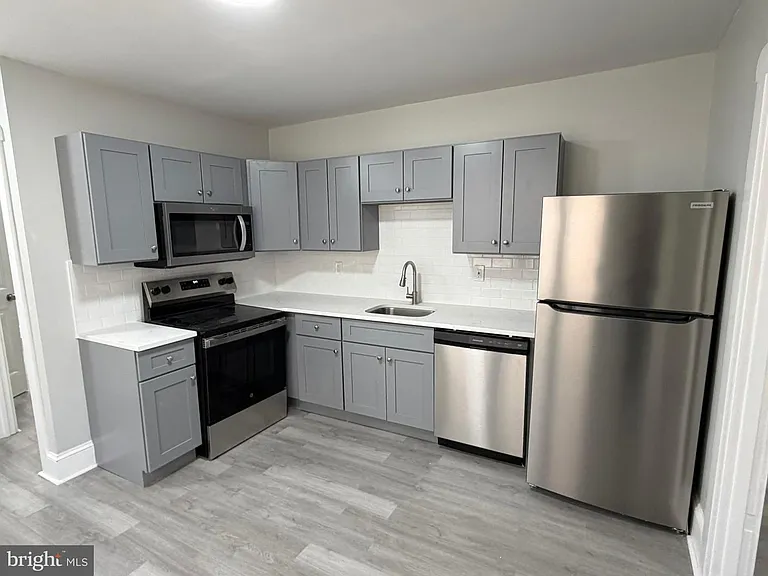 244 Mansion Ave — Photo 7