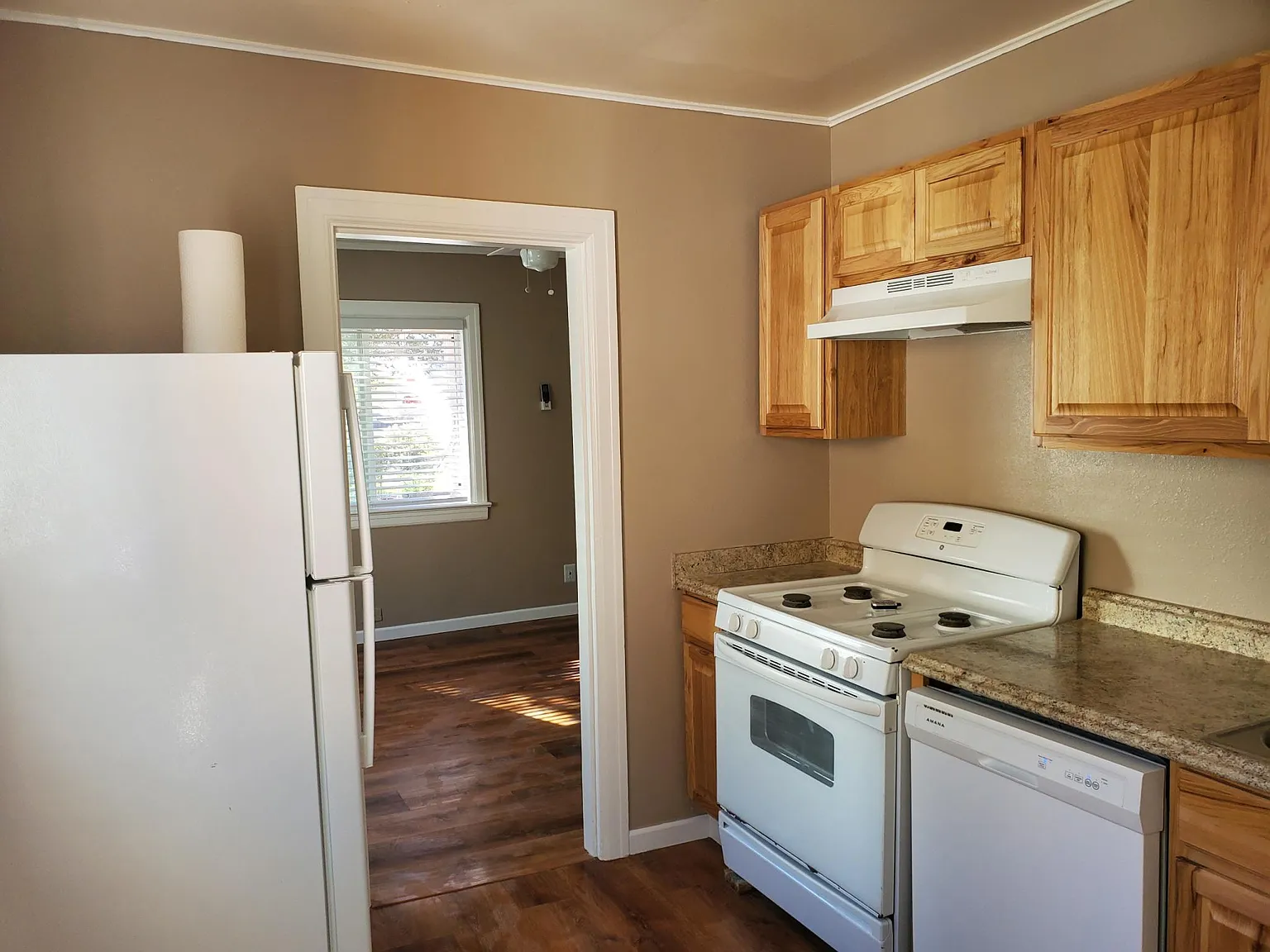 2 bed, 750 sqft, $1,100 — Photo 3