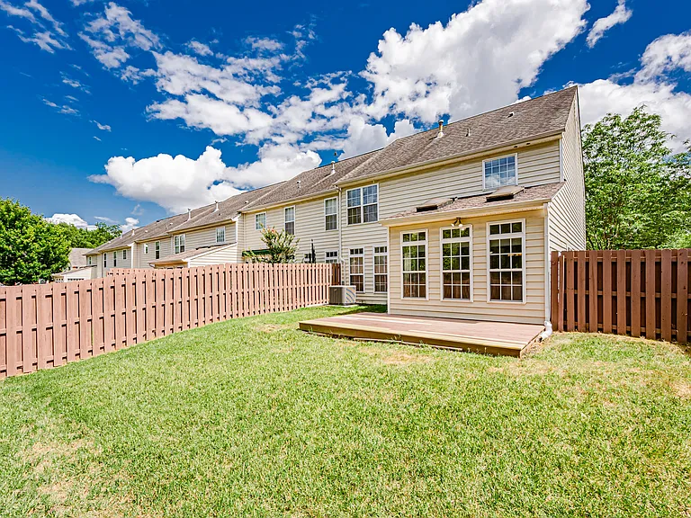 9520 Meredith Creek Ln — Photo 23