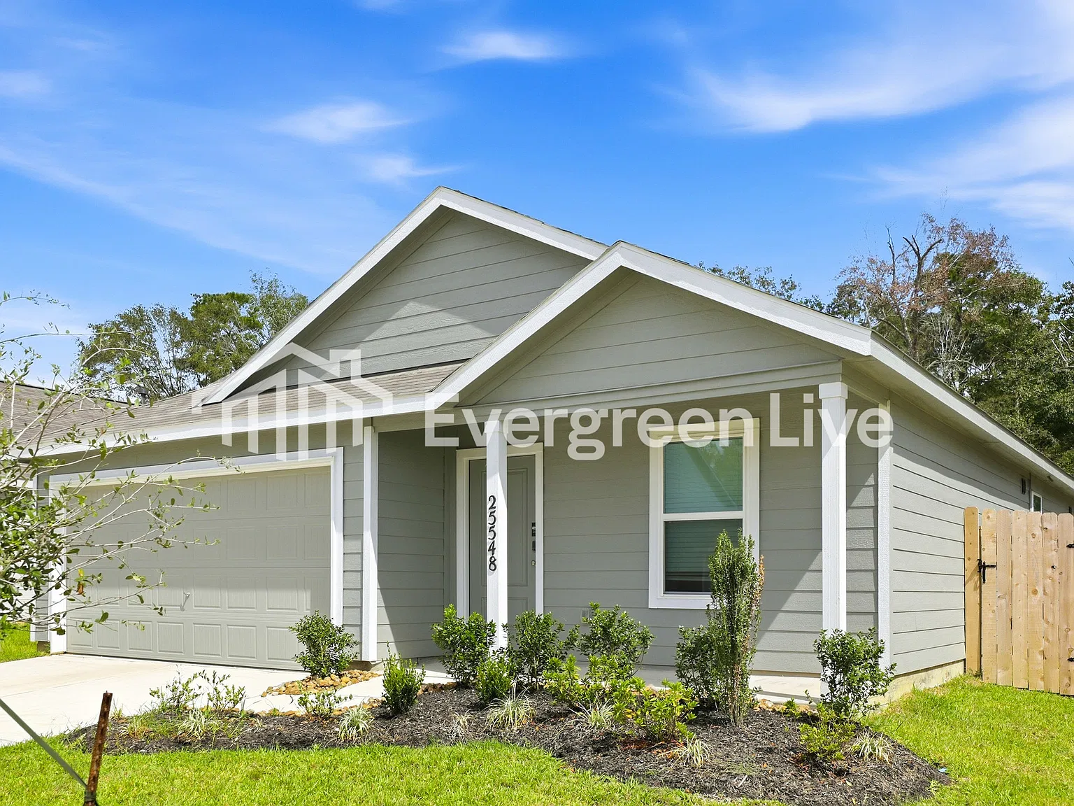 4 bed, 2.0 bath, 1707 sqft, $1,595 — Photo 2