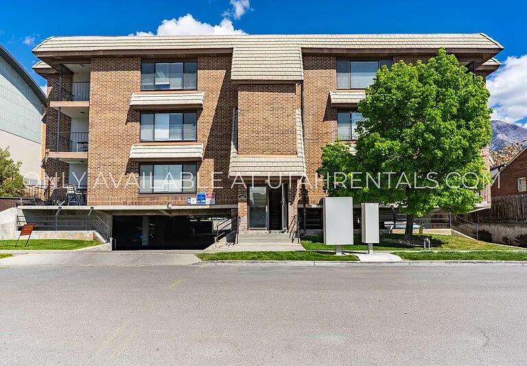948 N 50 E #305 — Photo 1