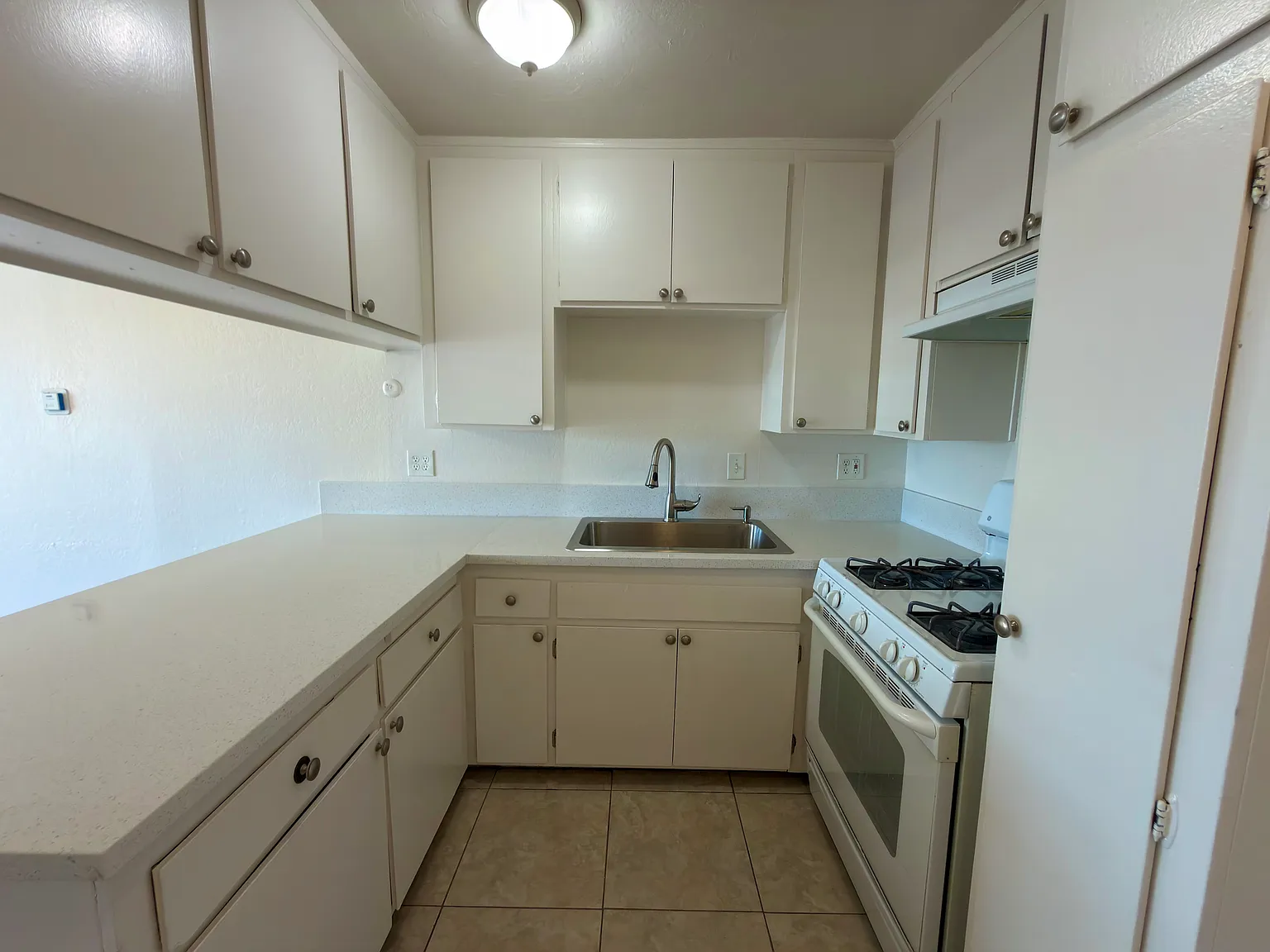 2 bed, $2,275 — Photo 4