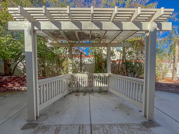 4th image of 8232 Crown Peak Ave