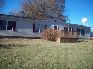 902 Compton St, Macon, MO 63552