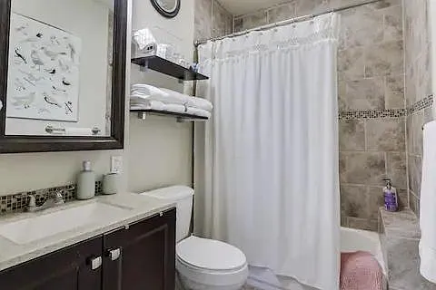 419 W Lullwood Ave — Photo 4