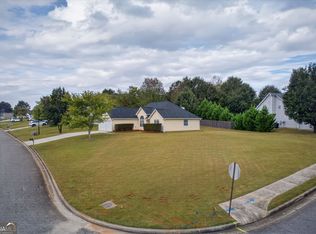4135 Green Field Dr, Douglasville, GA 30135