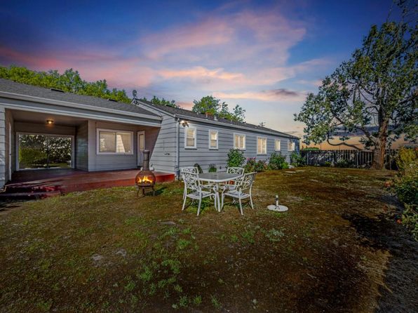 4211 Bolsa Rd, Hollister, CA 95023