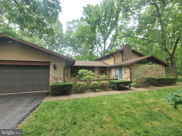 3725 Oakland Rd, Bethlehem, PA 18020
