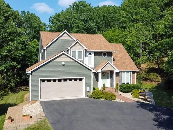 90 Mount Vista Dr, Lynchburg, VA 24504