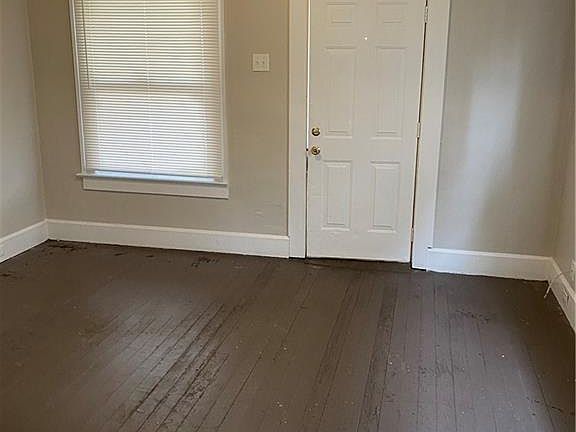 3rd image of 1241 Shepard St