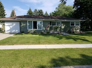 243 Laurel Ln, Fond Du Lac, WI 54935