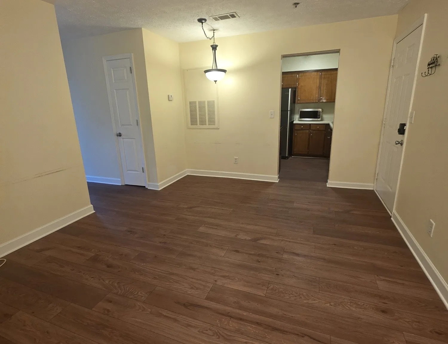2 bed, 2.0 bath, 800 sqft, $1,495 — Photo 3