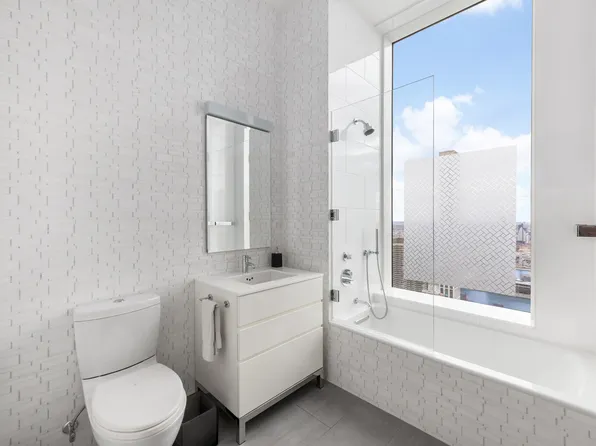 252 East 57th Street image 20 of 27