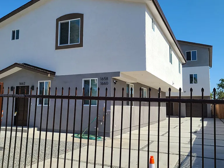 60(1662B) — Photo 3