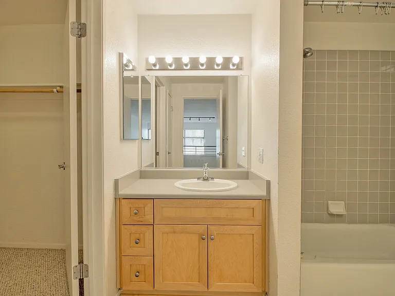 400 N 1st St #112 — Photo 19