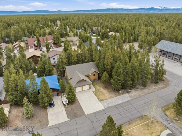 305 & 301 Lewis Ave, West Yellowstone, MT 59758