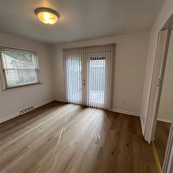 2504 Bannister St — Photo 17