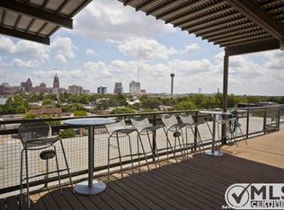 831 S Flores St, San Antonio, TX 78204