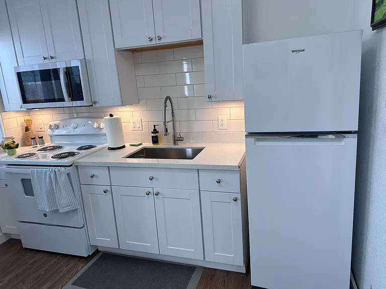 620 Grant St #C — Photo 3