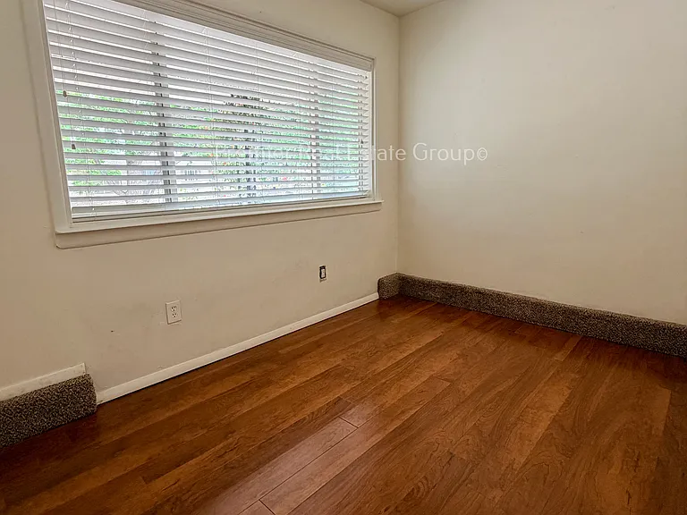 2140 Robin Dr — Photo 16