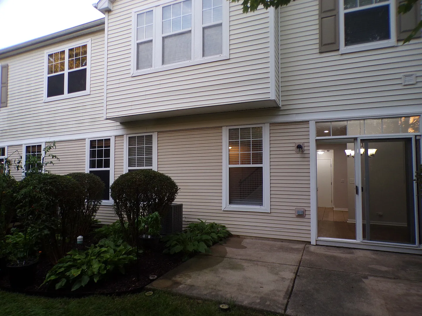 2 bed, 2.5 bath, 1514 sqft, $2,275 — Photo 2