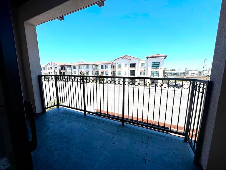560 El Camino Real #208 — Photo 14