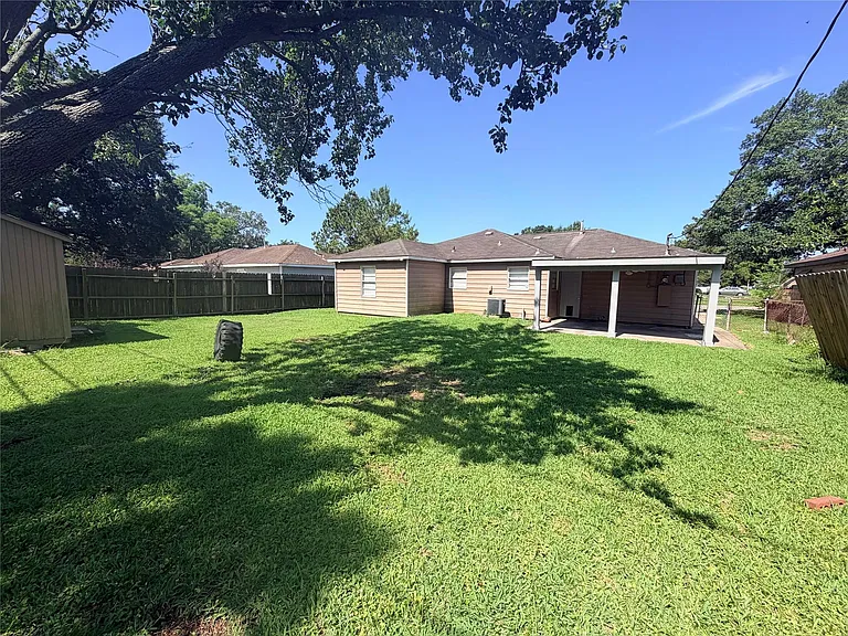 2217 Basket St — Photo 13
