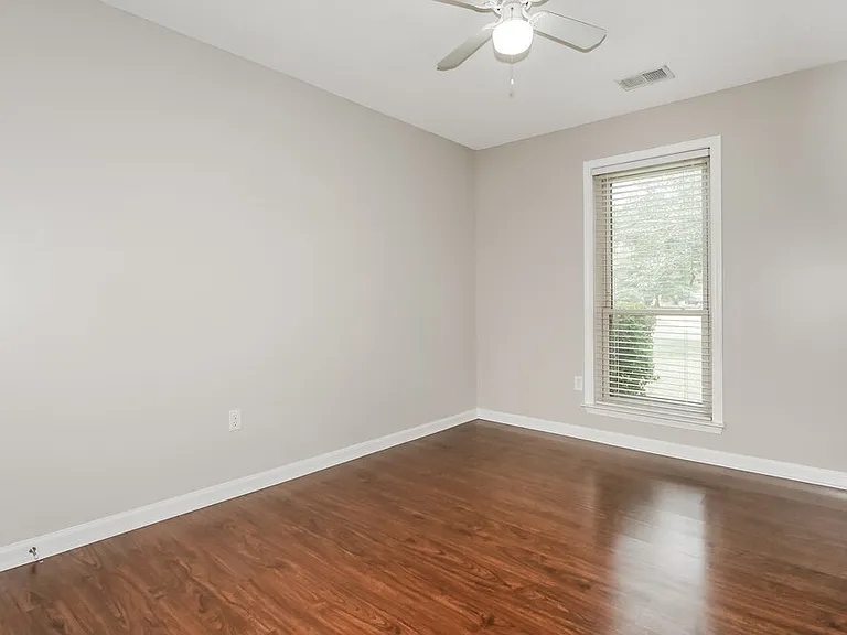5847 Wendover Cv — Photo 13