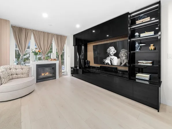 12188 Harris Rd #19, Pitt Meadows, BC V3Y 2N3