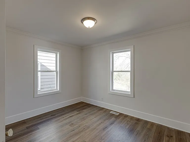 5211 Sunbeam Ave — Photo 18