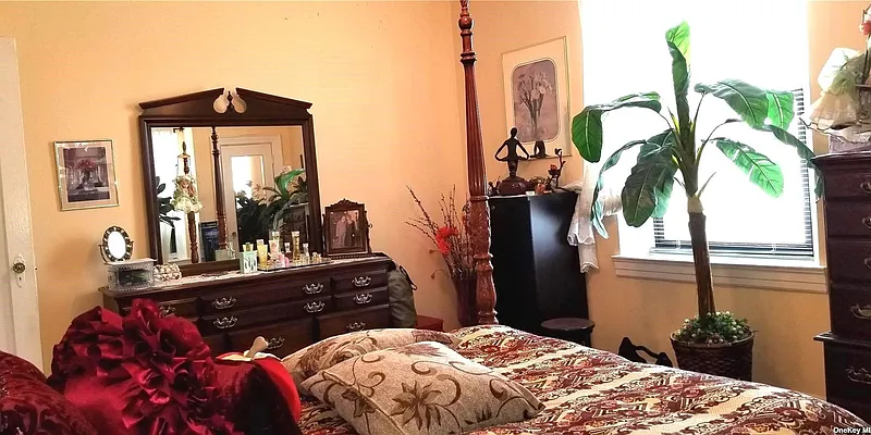 Sold by EZ Sell Realty | media 29